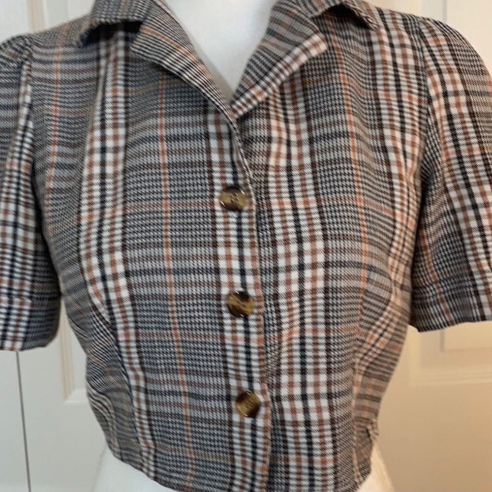 Romwe Cropped Short Sleeve Jacket Shirt Size 6